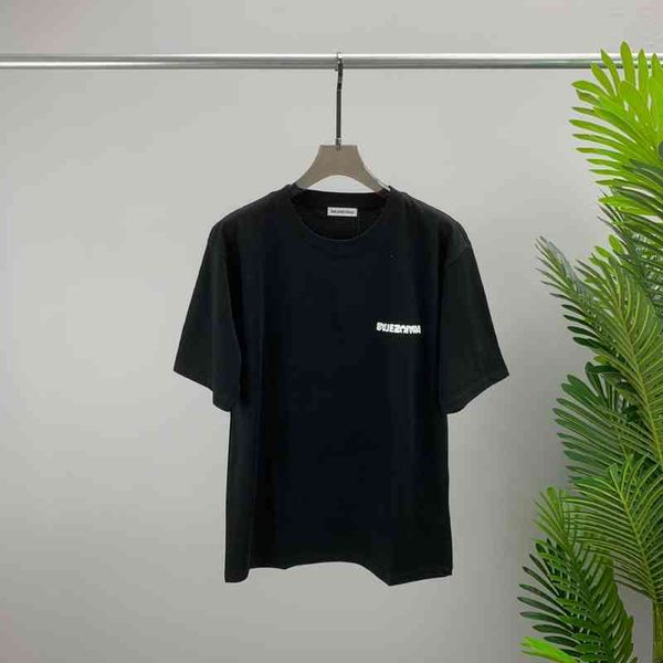 fashion hoodies 2022 balencaigas paris short sleeve designer early spring new t-shirt upside down disordered letters embroidered for men and, White;black
fashion hoodies 2022 balencaigas paris short sleeve designer early spring new t-shirt upside down disordered letters embroidered for men and, White;black