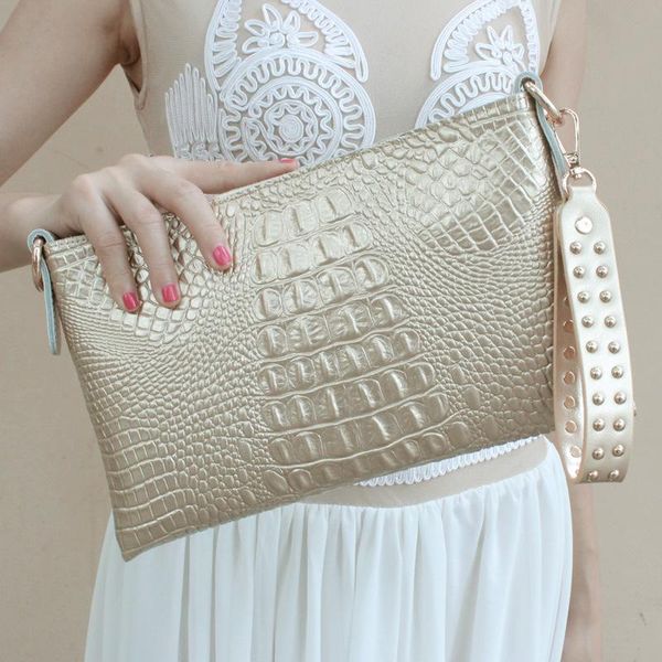 european and american new leather handbags fashion handbags shoulder messenger bag crocodile pattern clutch clutch
european and american new leather handbags fashion handbags shoulder messenger bag crocodile pattern clutch clutch