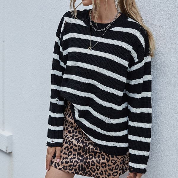2020 autumn/winter european and american women's loose-fitting stitched striped sweaters casually with a hole-in-the-neck sweater, White;black
2020 autumn/winter european and american women's loose-fitting stitched striped sweaters casually with a hole-in-the-neck sweater, White;black