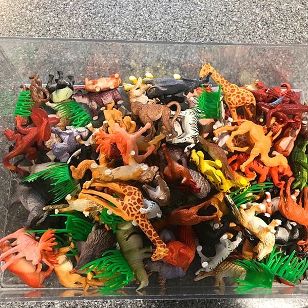53pcs/set mini animal world zoo model figure action toy set cartoon simulation animal lovely plastics collection toy for kids lj200811
53pcs/set mini animal world zoo model figure action toy set cartoon simulation animal lovely plastics collection toy for kids lj200811