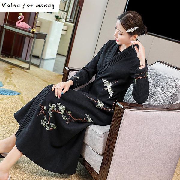 winter women's new woolen coat chinese national style loose wrap bandage long embroidery coat 99550, Black
winter women's new woolen coat chinese national style loose wrap bandage long embroidery coat 99550, Black