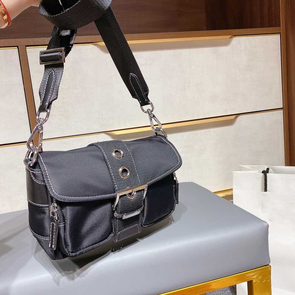 with box fashion shoulder bags new autumn spring style women crossbody bag light women bag lady useful shoulder bags
with box fashion shoulder bags new autumn spring style women crossbody bag light women bag lady useful shoulder bags