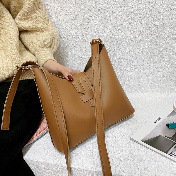 soft pu women handbag fashion leather shoulder bag medium capacity shopper bags female simple tote ladies bagpack
soft pu women handbag fashion leather shoulder bag medium capacity shopper bags female simple tote ladies bagpack
