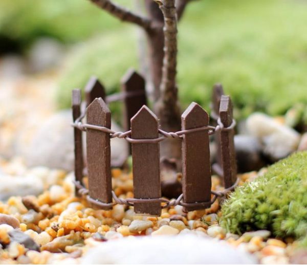 2021 new product mini fencing fence fairy garden miniatures gnome moss terrariums deskbottle garden resin crafts decoration for home
2021 new product mini fencing fence fairy garden miniatures gnome moss terrariums deskbottle garden resin crafts decoration for home