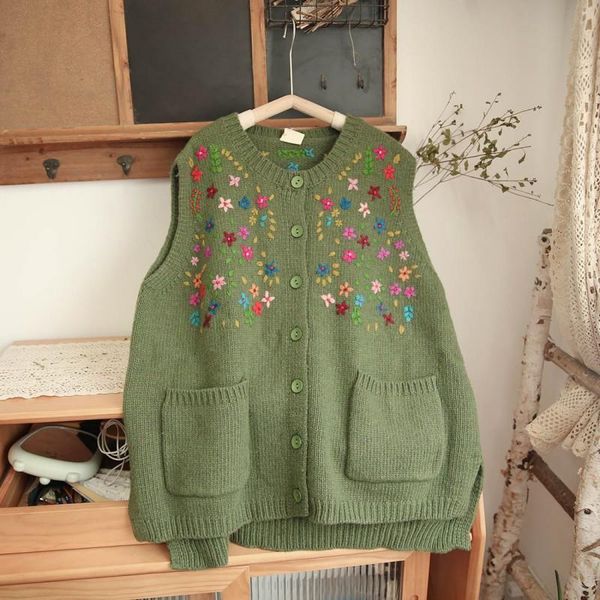 women's vests lamtrip boutique handmade flower korean lady feminine sleeveless cardigan tank sweater, Black;white
women's vests lamtrip boutique handmade flower korean lady feminine sleeveless cardigan tank sweater, Black;white