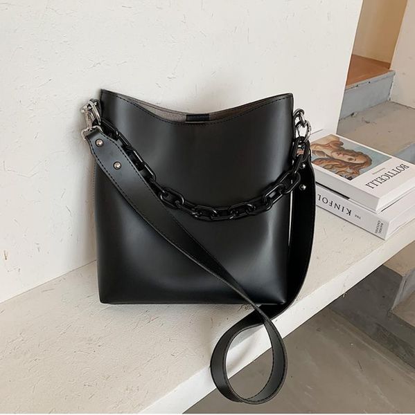 2020 trend women's high capacity solid color pu leather shoulder bag bucket bag ladies handbag with wide belt travel handbag
2020 trend women's high capacity solid color pu leather shoulder bag bucket bag ladies handbag with wide belt travel handbag