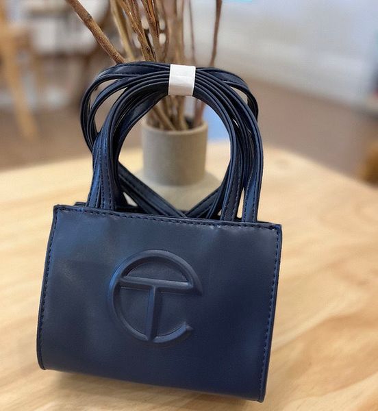 ladies authentic telfar brand crossbody designer bag fashion luxurious handbag women tote shopper bag luxury shoulder bags trend sea bags hi
ladies authentic telfar brand crossbody designer bag fashion luxurious handbag women tote shopper bag luxury shoulder bags trend sea bags hi