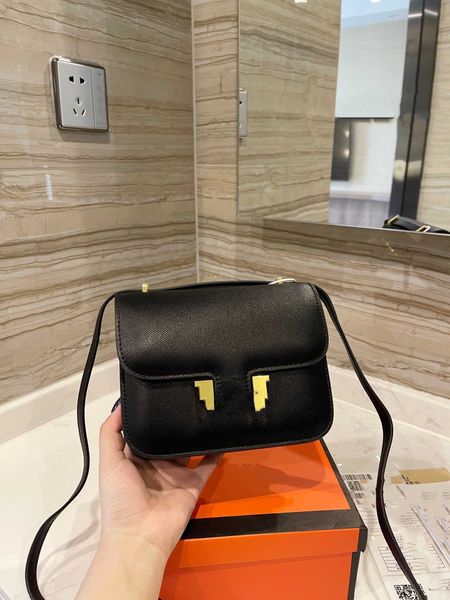 high-quality ladies bags cleo brushed handbags diagonal platinum luxury designers wallets leather crossbody shoulder bags hobo handbags
high-quality ladies bags cleo brushed handbags diagonal platinum luxury designers wallets leather crossbody shoulder bags hobo handbags