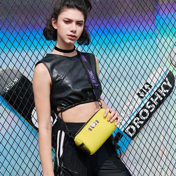 2020 fashion sports shoulder bag female simple cylinder pillow bag slung wide shoulder strap ladies clutch
2020 fashion sports shoulder bag female simple cylinder pillow bag slung wide shoulder strap ladies clutch