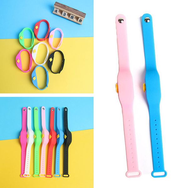 wristband hand dispenser cartoon silicone sanitizer dispenser bracelet wearable disinfect wristband with 10ml empty bottle 1500pcs t1i2514
wristband hand dispenser cartoon silicone sanitizer dispenser bracelet wearable disinfect wristband with 10ml empty bottle 1500pcs t1i2514