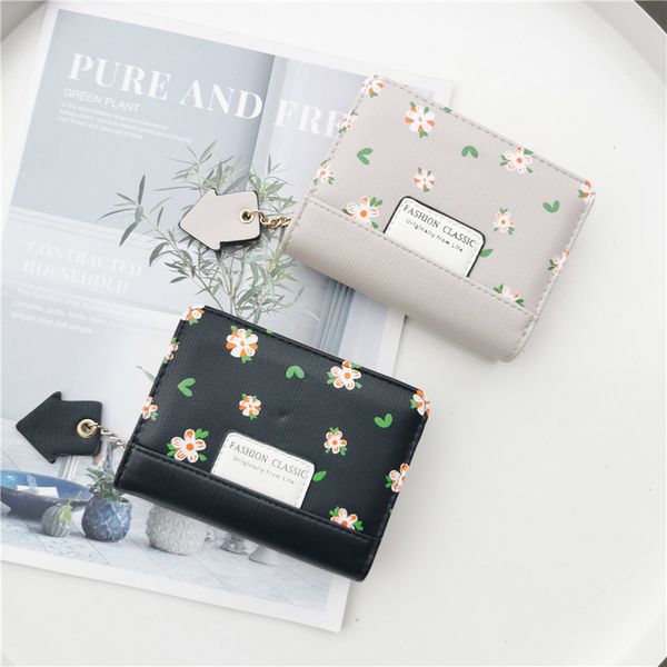 fashion small fresh floral zipper buckle two-fold wallet female student hand coin purse, Red;black
fashion small fresh floral zipper buckle two-fold wallet female student hand coin purse, Red;black