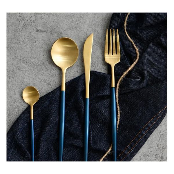 100% brand 4pcs /lot golden blue cutlery set gold 18/10stainless steel dinnerwar set fork knife scoops sliverwar jllkyv outbag2007
100% brand 4pcs /lot golden blue cutlery set gold 18/10stainless steel dinnerwar set fork knife scoops sliverwar jllkyv outbag2007