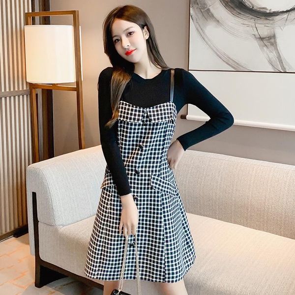 fashion women's dress 2020 autumn/winter knitted bottoming shirt + woolen suspender skirt two-piece dress, Black;gray
fashion women's dress 2020 autumn/winter knitted bottoming shirt + woolen suspender skirt two-piece dress, Black;gray