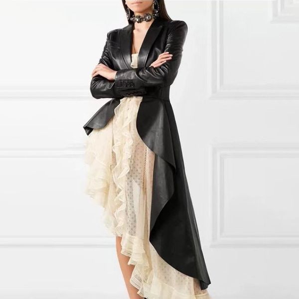 favorite motto tuxedo design of elegant black long sleeve leather coat, collar back to the woman
favorite motto tuxedo design of elegant black long sleeve leather coat, collar back to the woman