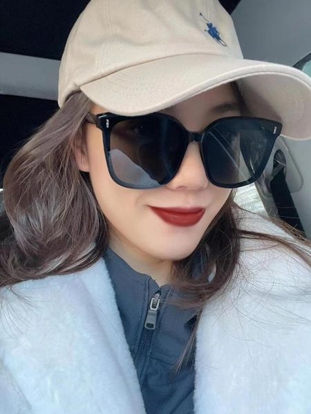 2021 new large square women sunshade uv400 retro sunglasses tr90 frame man goggle eyeglasses fashion, White;black
2021 new large square women sunshade uv400 retro sunglasses tr90 frame man goggle eyeglasses fashion, White;black