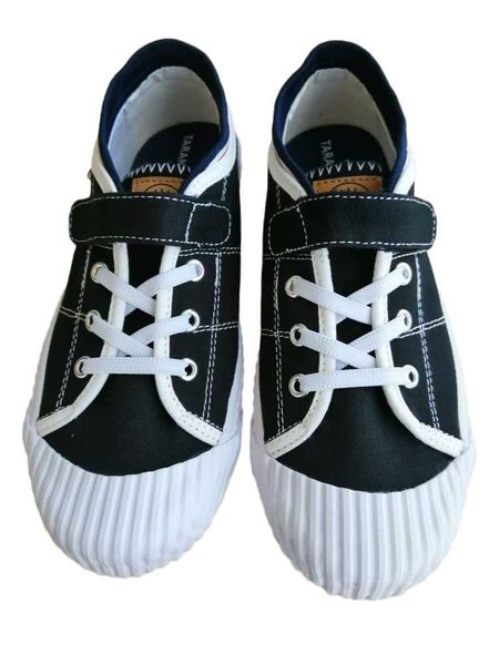 athletic & outdoor stylish black wear resistant and non-slip sneakers worn by tyrannis boys girls
athletic & outdoor stylish black wear resistant and non-slip sneakers worn by tyrannis boys girls