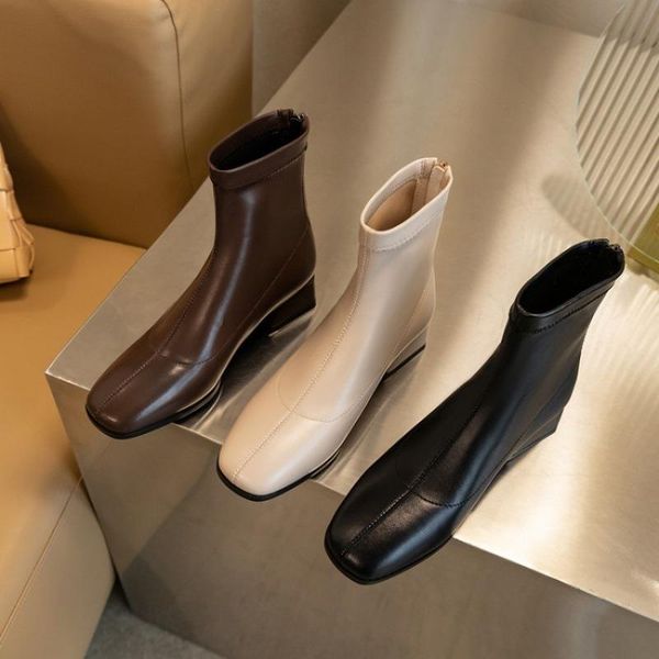 2020 autumn and winter new fashion women's boots short boots women's shoes square toe comfortable thick heel back zipper, Black
2020 autumn and winter new fashion women's boots short boots women's shoes square toe comfortable thick heel back zipper, Black