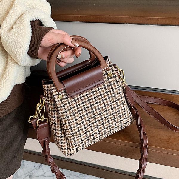 classic women brand tote bags 2021 woolen cloth women's designer handbags lingge chain shoulder messenger bags ladies bucket bag
classic women brand tote bags 2021 woolen cloth women's designer handbags lingge chain shoulder messenger bags ladies bucket bag