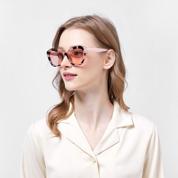 vintage cat eye sunglasses woman stylish glasses women big box outdoor shade trendy design eyeglass lady travel zonnebril dames, White;black
vintage cat eye sunglasses woman stylish glasses women big box outdoor shade trendy design eyeglass lady travel zonnebril dames, White;black