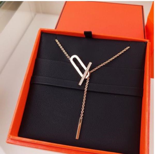 2022 new h pig nose necklace 925 sterling silver plated 18k gold long full drill paper clip tassel t-shaped pendant clawbone chain y63
2022 new h pig nose necklace 925 sterling silver plated 18k gold long full drill paper clip tassel t-shaped pendant clawbone chain y63