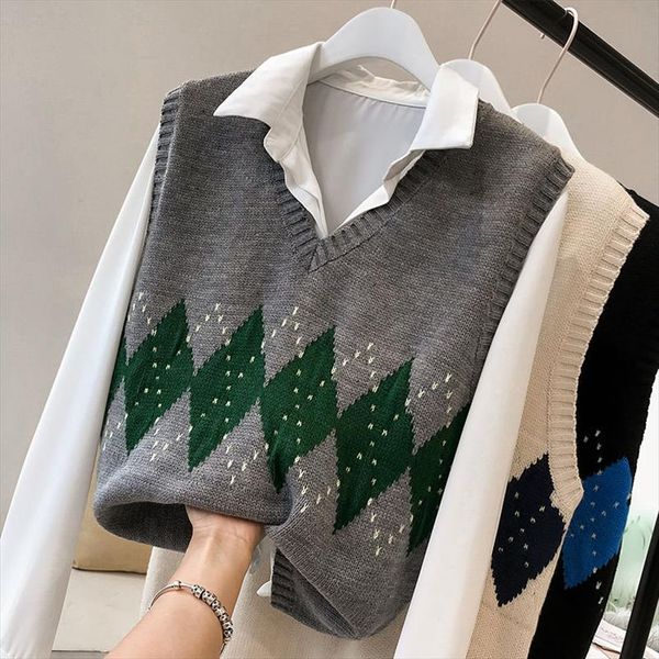 2020 women sleeveless pullover autumn england style vintage geometric rhombic v neck knitted sweater vest black waistcoat t360, White;black
2020 women sleeveless pullover autumn england style vintage geometric rhombic v neck knitted sweater vest black waistcoat t360, White;black