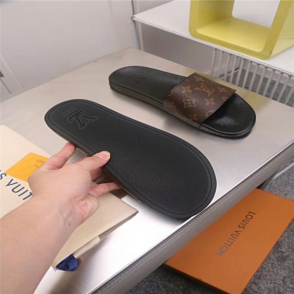 luxury designer leather stripes sandals denim ladies summer flat slipper outdoor beach man flip flops rainbow letters slippers 0-1, Black
luxury designer leather stripes sandals denim ladies summer flat slipper outdoor beach man flip flops rainbow letters slippers 0-1, Black