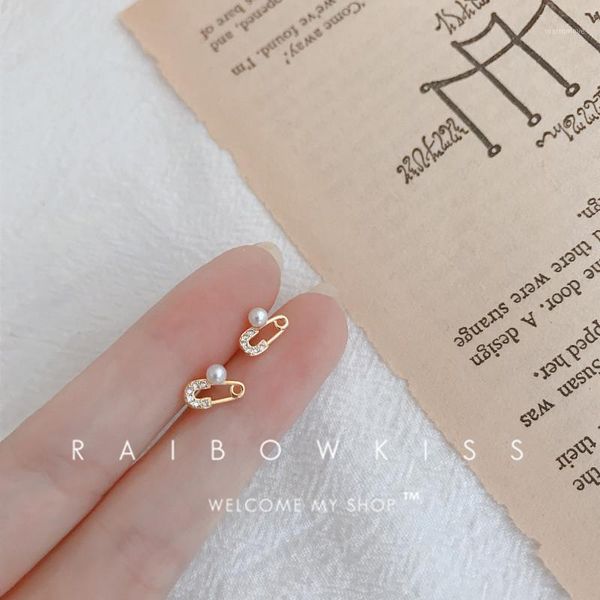 South Korea cool and delicate S925 Sterling Silver zircon pin Pearl Earrings small design sense earrings female1, Golden;silver
South Korea cool and delicate S925 Sterling Silver zircon pin Pearl Earrings small design sense earrings female1, Golden;silver