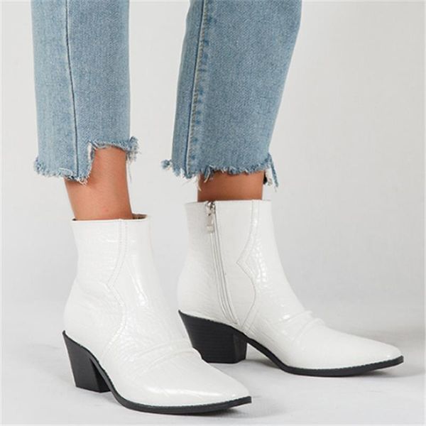 2020 autumn winter fashion women high qaulity leather boot side zipper snake pattern non-slip wear-resistant women ankle boot, Black
2020 autumn winter fashion women high qaulity leather boot side zipper snake pattern non-slip wear-resistant women ankle boot, Black
