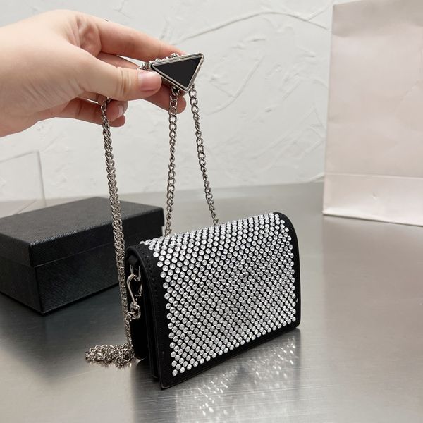 lady famous luxury women designers letter wallets cover chains diamond shoulder bags handbags crossbody saddle bag camera messenger diamante, Red;black
lady famous luxury women designers letter wallets cover chains diamond shoulder bags handbags crossbody saddle bag camera messenger diamante, Red;black