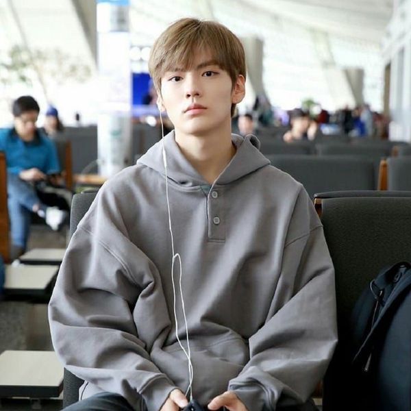 fear of god fog season 6 main line henry button high street loose jerry same sweater hoodie man
fear of god fog season 6 main line henry button high street loose jerry same sweater hoodie man