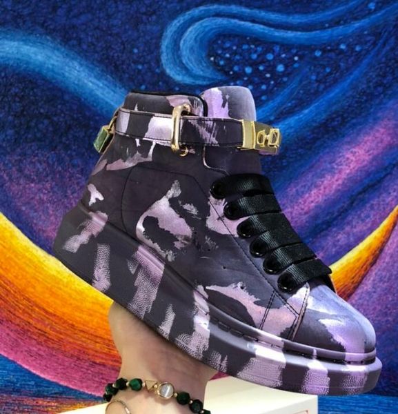 2021 designer luxury sneakers men and women high shoes retro camouflage graffiti leather casual shoes inner lock shoes a5, Black
2021 designer luxury sneakers men and women high shoes retro camouflage graffiti leather casual shoes inner lock shoes a5, Black