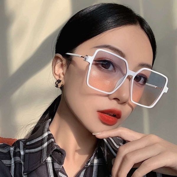 large frame gradient sunglasses women's super big face autumn winter versatile light anti ultraviolet sunglasses net red street glasses, White;black
large frame gradient sunglasses women's super big face autumn winter versatile light anti ultraviolet sunglasses net red street glasses, White;black