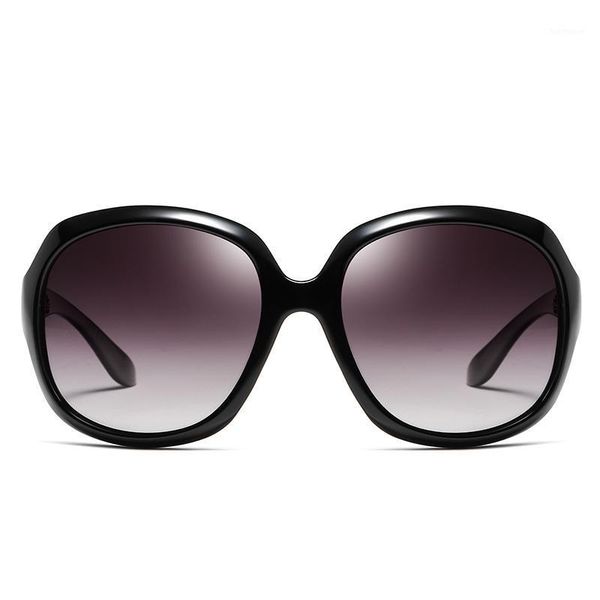 jurui classic sells uv-resistant lady's stylish large-framed sunglasses1, White;black
jurui classic sells uv-resistant lady's stylish large-framed sunglasses1, White;black