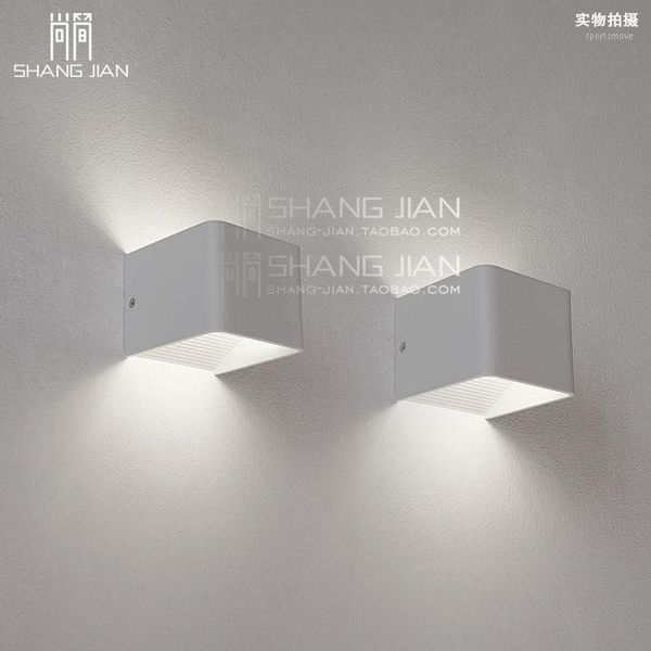 wall lamp simple modern bedroom bedside restaurant entrance aisle led aluminum bar personality1
wall lamp simple modern bedroom bedside restaurant entrance aisle led aluminum bar personality1