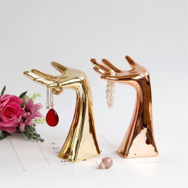 fashion jewelry display stand earrings creative mannequin hand necklace bracelet jewelry storage holder organizer display rack t200808, Black;white
fashion jewelry display stand earrings creative mannequin hand necklace bracelet jewelry storage holder organizer display rack t200808, Black;white