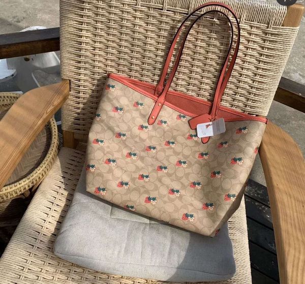xwp2j 2020 hand shopping new women's satchi strawberry dual-use double-sided mahjong tote printed portable shopping bag shoulder bag 1l
xwp2j 2020 hand shopping new women's satchi strawberry dual-use double-sided mahjong tote printed portable shopping bag shoulder bag 1l