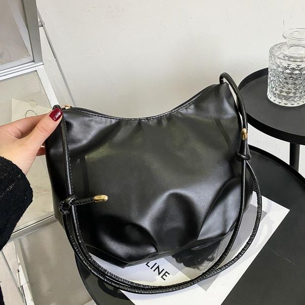 one-shoulder fold bucket bag 2021 autumn and winter women's bags net red large-capacity messenger bag women
one-shoulder fold bucket bag 2021 autumn and winter women's bags net red large-capacity messenger bag women