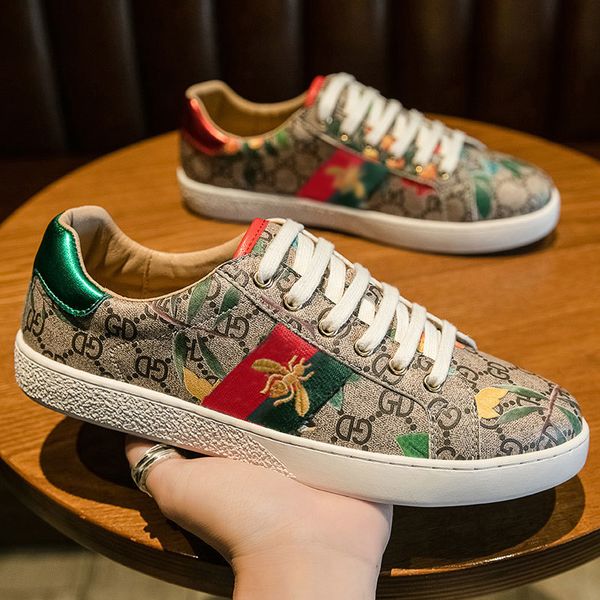 luxury men's 2020 designer embroidery fashion sequin casual sneakers low-lace-up comfortable flat shoes, Red;white
luxury men's 2020 designer embroidery fashion sequin casual sneakers low-lace-up comfortable flat shoes, Red;white