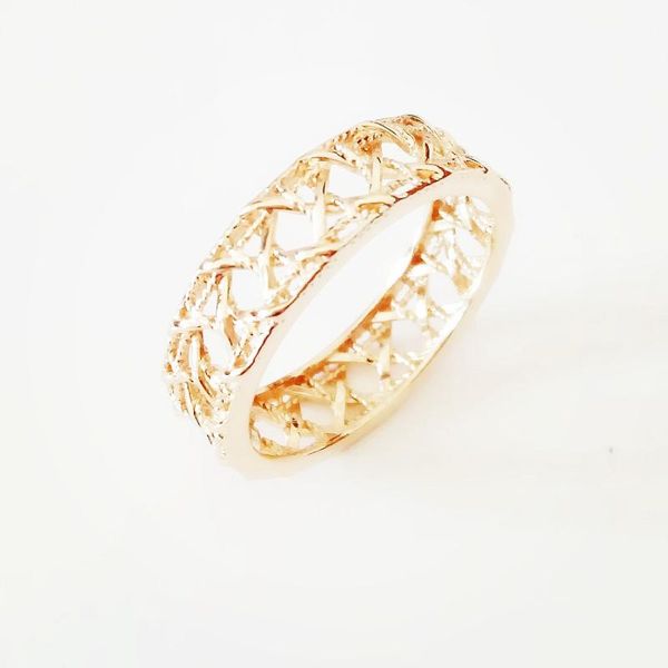 trendy rings women jewelry hollow shape simple design without zircon lovely new fashion women rings, Golden;silver
trendy rings women jewelry hollow shape simple design without zircon lovely new fashion women rings, Golden;silver