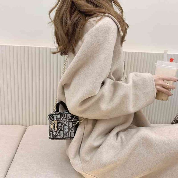 2022 latest handbag factory store on mini women's versatile pillow single shoulder messenger
2022 latest handbag factory store on mini women's versatile pillow single shoulder messenger