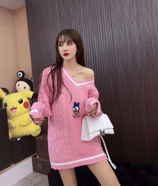 1020 2020 brand same style regular long sleeve kint sweater v neck letter sweater qian, White
1020 2020 brand same style regular long sleeve kint sweater v neck letter sweater qian, White