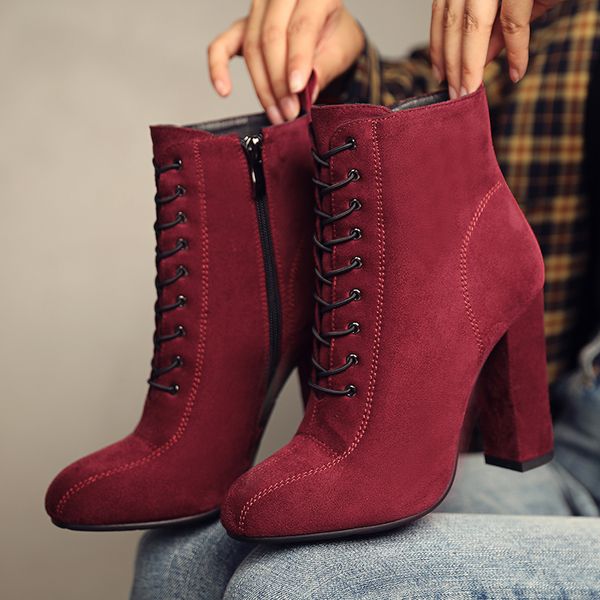 2021 new flock fashion square high heel ankle boots autumn winter round toe elastic lace up zipper women shoes big size 34-43 8oog, Black
2021 new flock fashion square high heel ankle boots autumn winter round toe elastic lace up zipper women shoes big size 34-43 8oog, Black