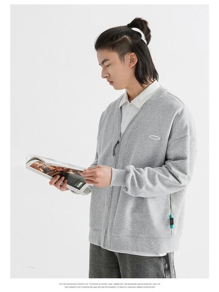 men's sweaters 2021 spring vintage solid color v-neck zipper loose version personality couple cardigan jacket men and women, White;black
men's sweaters 2021 spring vintage solid color v-neck zipper loose version personality couple cardigan jacket men and women, White;black