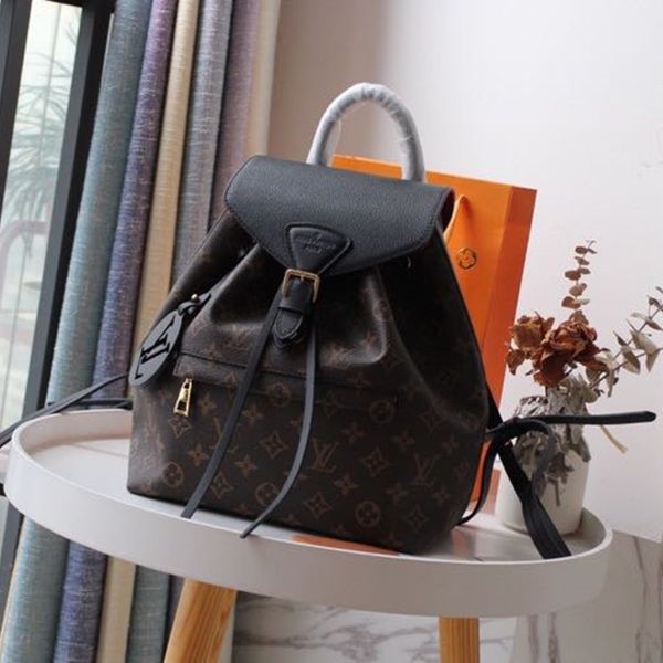 2354 new women's backpacks 7a boutique high-end custom bag fashion trend refined style business casual style super versatile good-looki
2354 new women's backpacks 7a boutique high-end custom bag fashion trend refined style business casual style super versatile good-looki