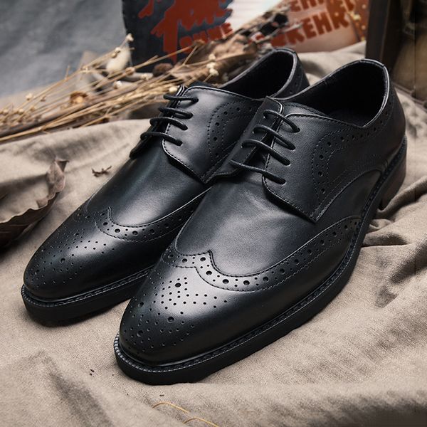 trd new british men's outdoor work clothes carved leather block style fashionable shoes
trd new british men's outdoor work clothes carved leather block style fashionable shoes