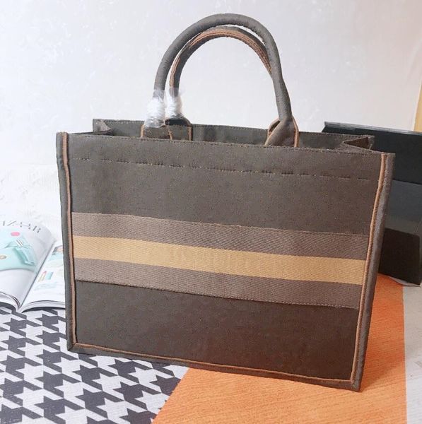 new brand women bags handbag famous designer handbags ladies handbag fashion tote bag women's shop bags backpack ladies should bag
new brand women bags handbag famous designer handbags ladies handbag fashion tote bag women's shop bags backpack ladies should bag
