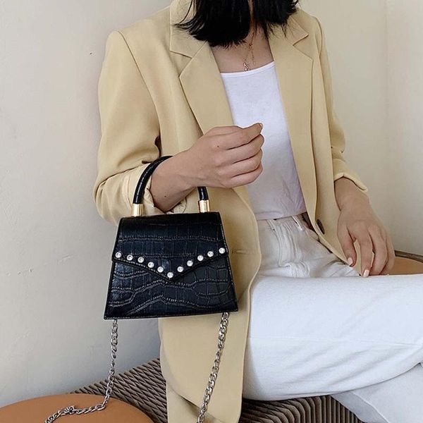 shoulder bags women retro leather handbags large capacitychain messenger bag simple stone pattern rivet bolsas mujer
shoulder bags women retro leather handbags large capacitychain messenger bag simple stone pattern rivet bolsas mujer