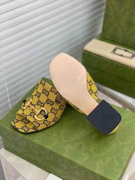 designer style classic thick heel slippers women's hand embroidered leather sole exquisite full package size 34-41, Black
designer style classic thick heel slippers women's hand embroidered leather sole exquisite full package size 34-41, Black