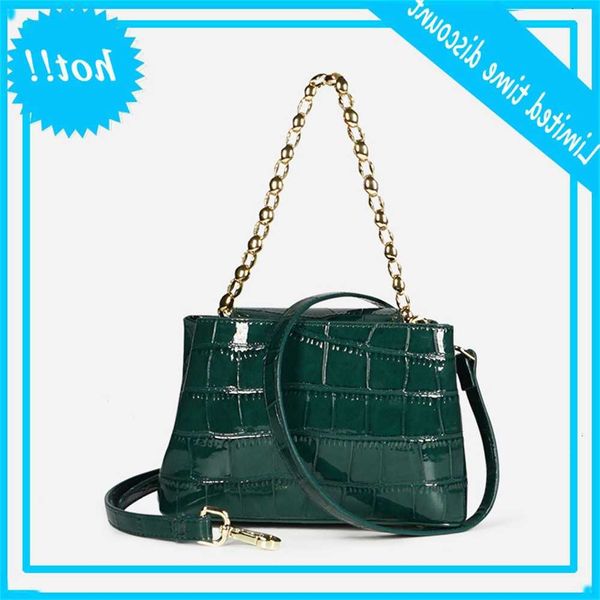 bucket female animal print alligator crocodile leather totes handbag women classic vintage retro stylish beach summer bag
bucket female animal print alligator crocodile leather totes handbag women classic vintage retro stylish beach summer bag