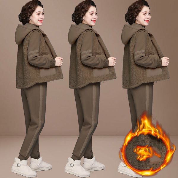 new middle 2021 age in addition to velvet woman's tender thickening autumn winter fashion leisure sports three garments 4xl y491 suit d, Gray
new middle 2021 age in addition to velvet woman's tender thickening autumn winter fashion leisure sports three garments 4xl y491 suit d, Gray